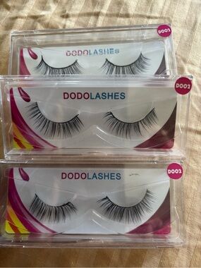 DODO LASHES #D002.   3 total sets